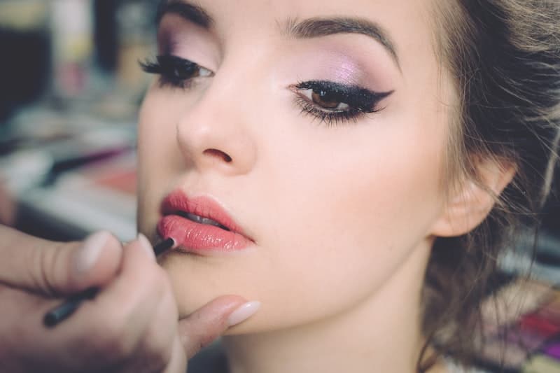 Bridal Hair & Makeup: How Salons Can Win Wedding Season